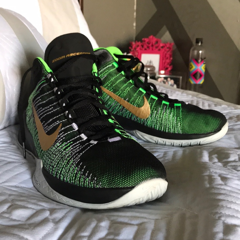 Like new pair of Nike zoom